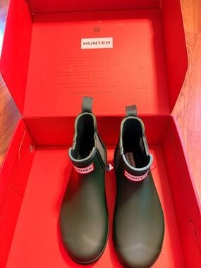 Hunter Women's Short Rain Boots in Dark Green Size 6 NWB